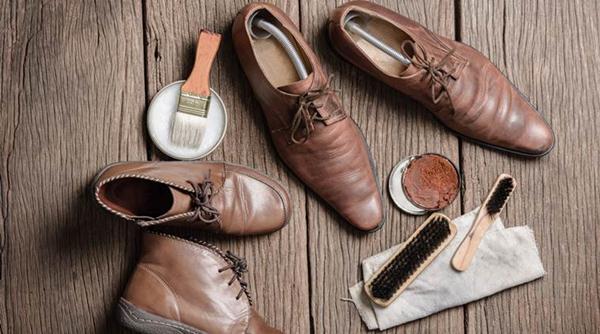 10 Cara Merawat Sepatu Kulit yang  Benar Supaya Lebih Awet 