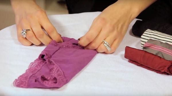 Gulung Samping cara melipat celana dalam