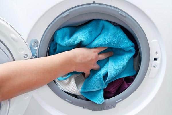 Cuci cara melemaskan kain yang kaku