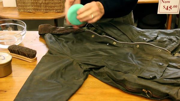 Cara Mencuci Jaket Waterproof dengan Mesin Cuci