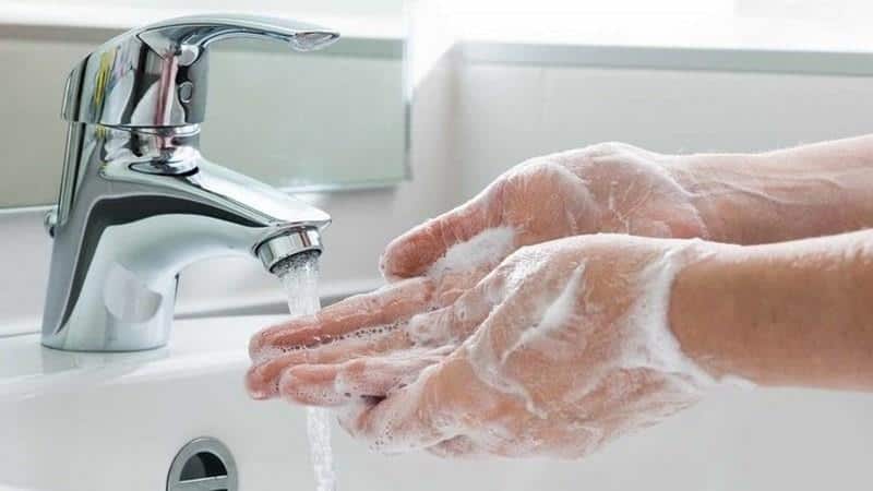 Cuci Tangan Setelah Mengoleskan Vitacid