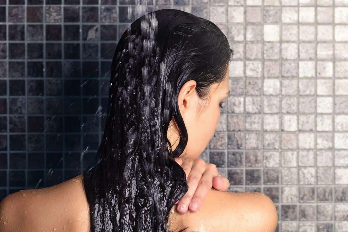 cara pemakaian shampo metal_basahi rambut (Copy)
