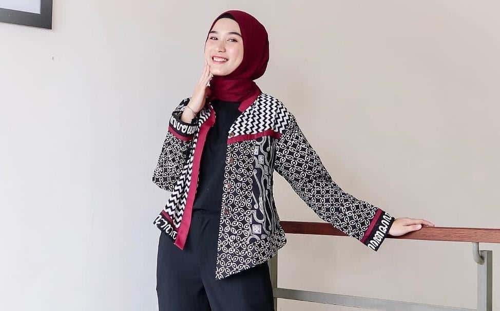 Model Baju Batik Terbaru untuk Remaja_Blazer Batik 