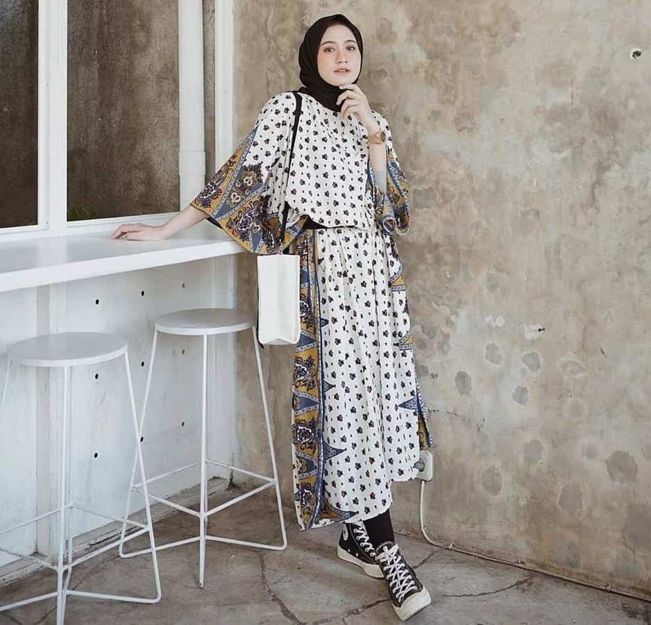 Model Baju Batik Terbaru untuk Remaja_Long Dress Model Lengan Kimono