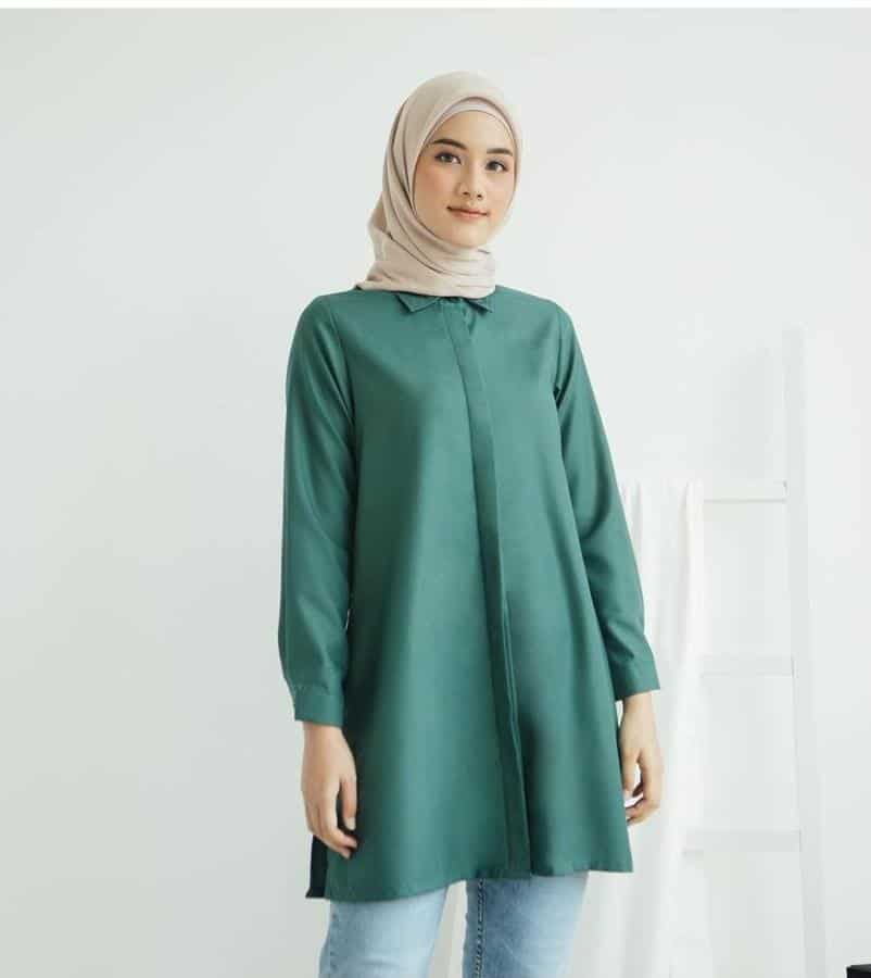 warna jilbab yang cocok untuk baju hijau tua_Bottle Green dan Jilbab Warna Krem 