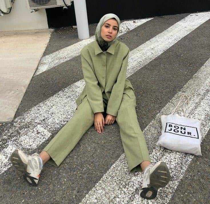 warna jilbab yang cocok untuk baju hijau tua_Dark Sea Green dan Jilbab Motif Senada