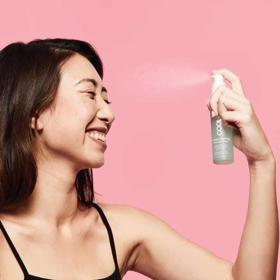 Tips Agar Makeup Tidak Mudah Luntur Di Hari Lebaran_Gunakan Setting Spray