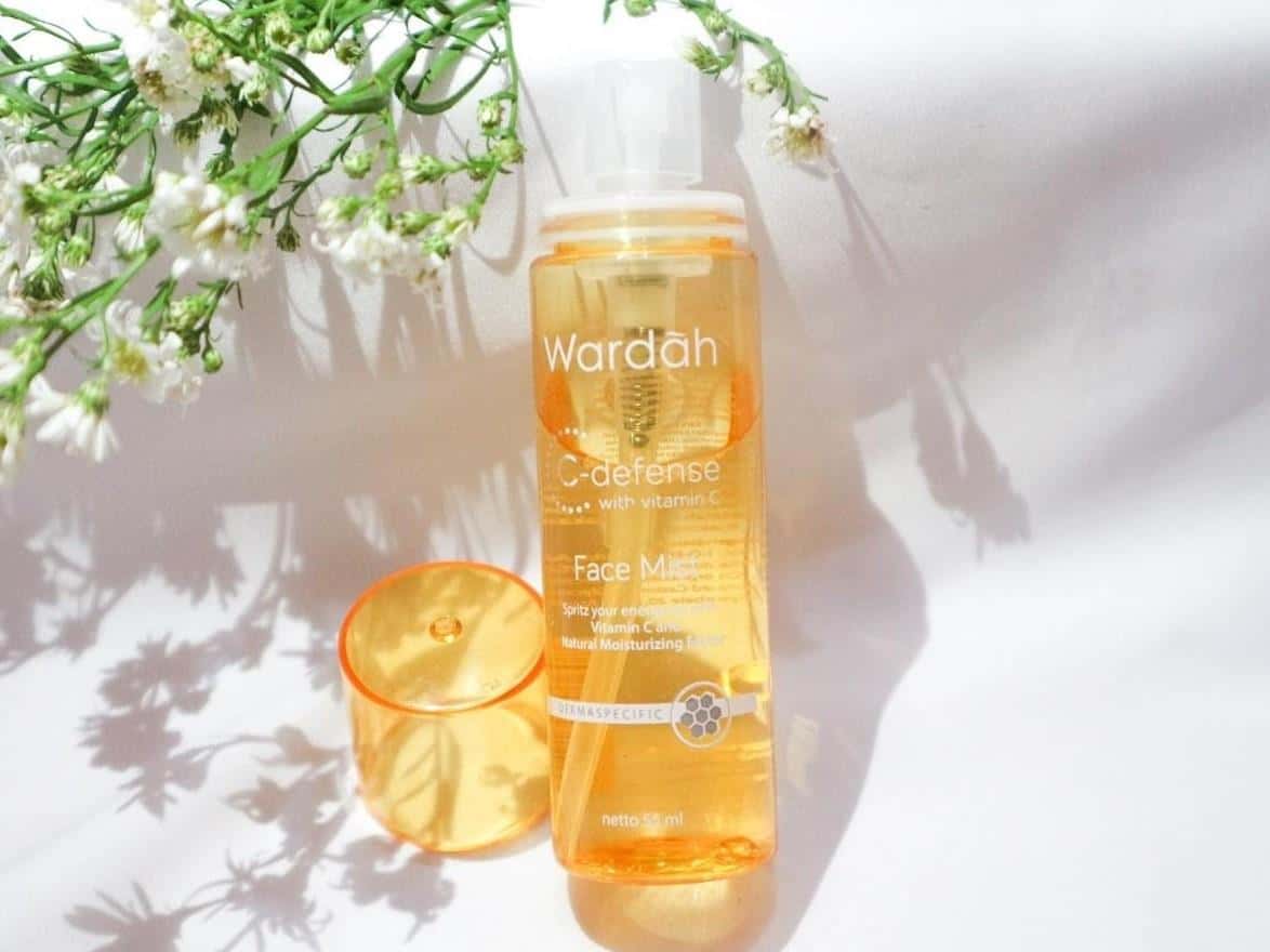 Review Wardah CDefense Face Mist, Kulit Segar dan Lembab