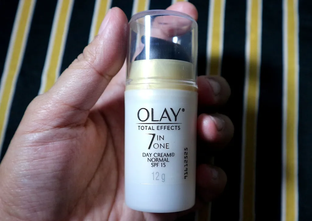 Review Olay total Effect 7-in-1 Day Cream Normal SPF 15 21