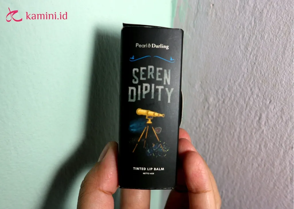 Review Pearl & Darling Tinted Lip Balm shade Serendipity 1