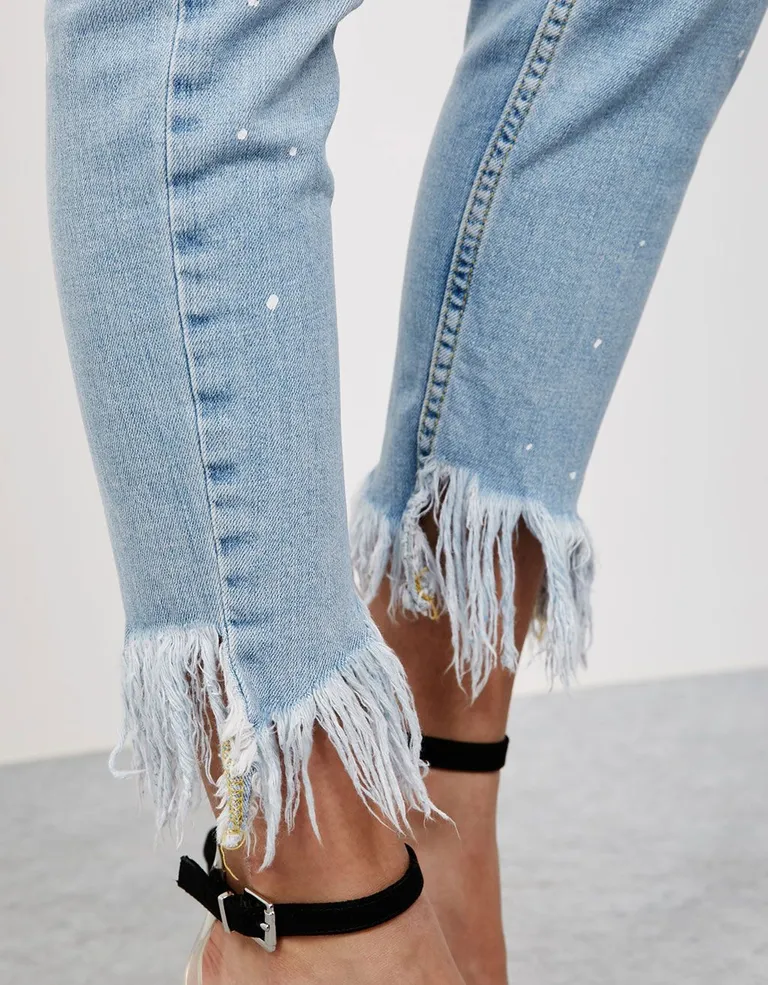10 Model Celana Jeans Sobek-sobek Terbaru yang Keren 9