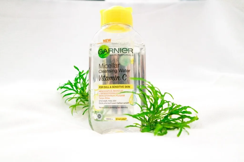Review Garnier Micellar Cleansing Water Vitamin C_Kemasan_