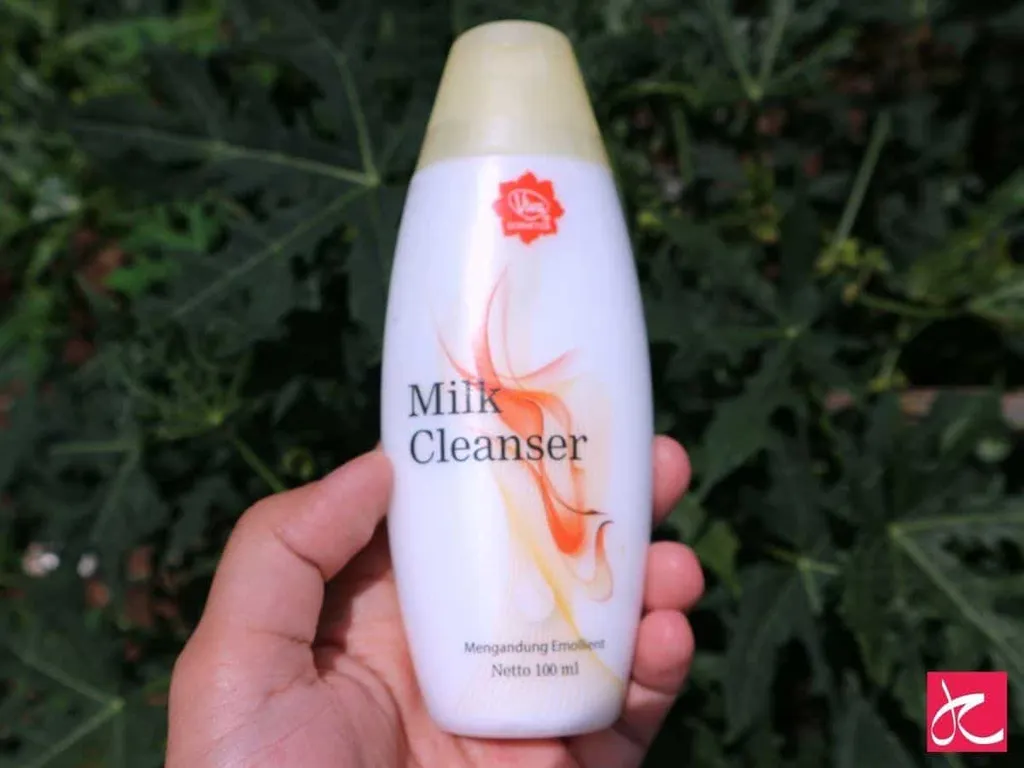 Viva Cosmetics Milk Cleanser 1_