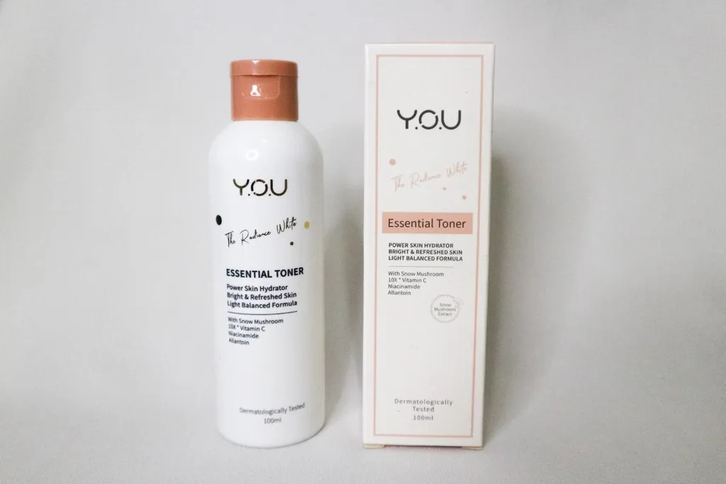 review you the radiance white essential toner_Kemasan_