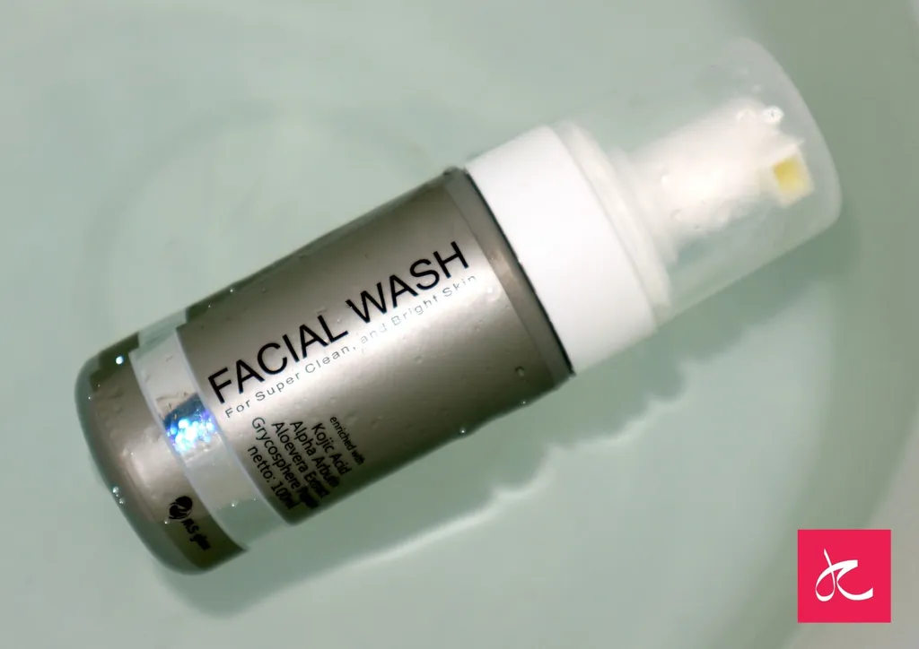 MS Glow Facial Wash 1