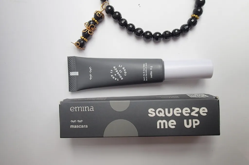 Review Emina Squeeze Me Up Mascara: Bulu Mata Panjang Maksimal