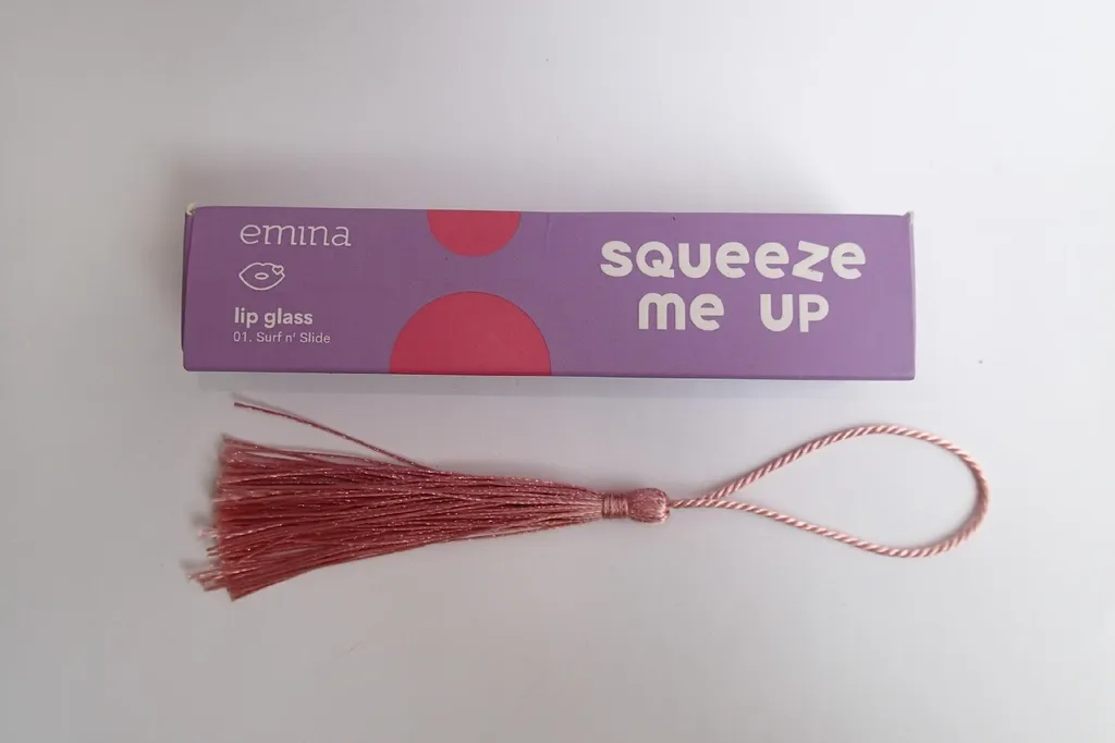 Review Squeeze Me Up Lip Glass_Kemasan_