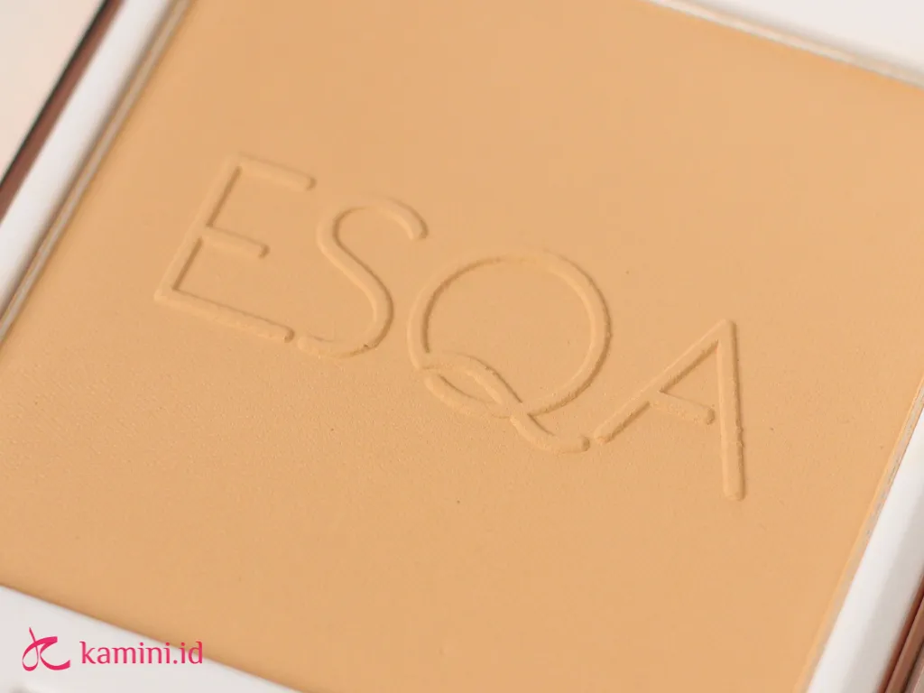 review esqa flawless powder foundation_impresi_