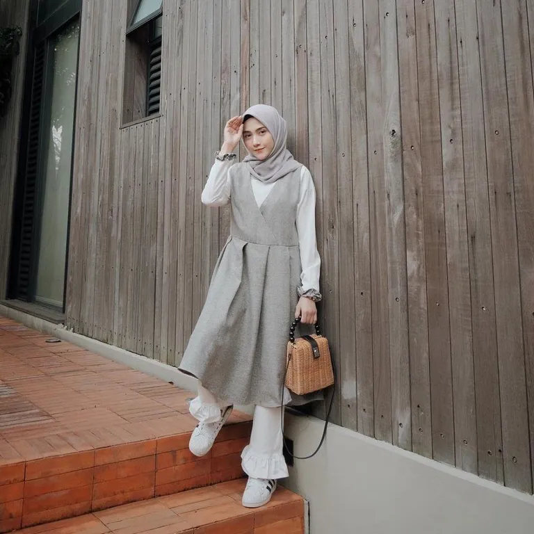 ootd celana putih hijab-2_