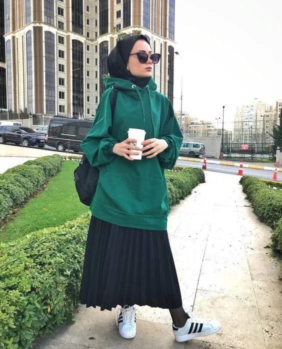 rok plisket hitam hijab-8_