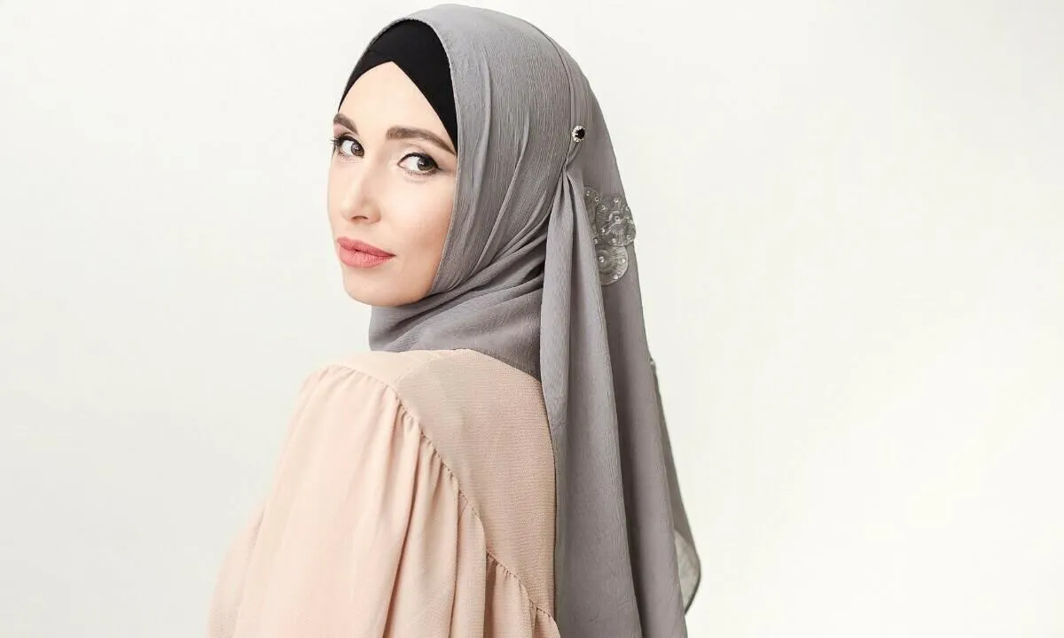 warna hijab untuk baju cream_Abu-Abu Muda_