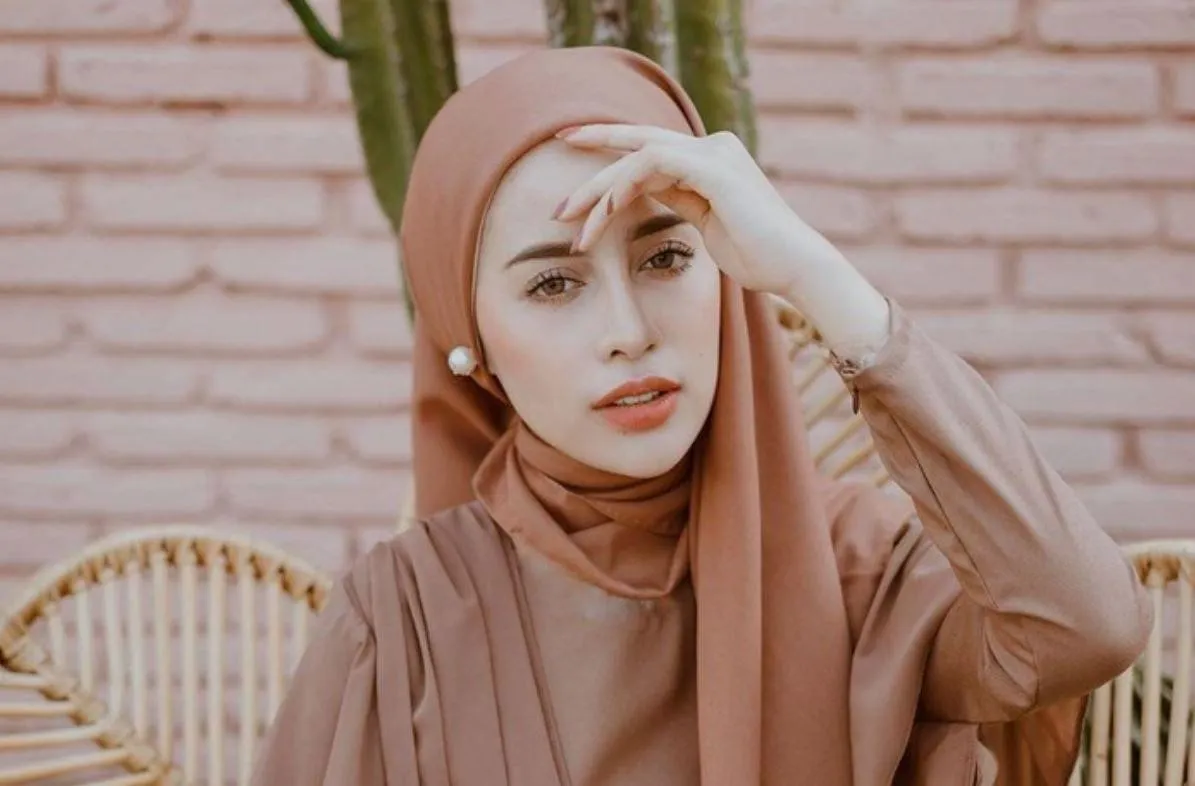 warna hijab yang cocok untuk baju cream_Terakota_
