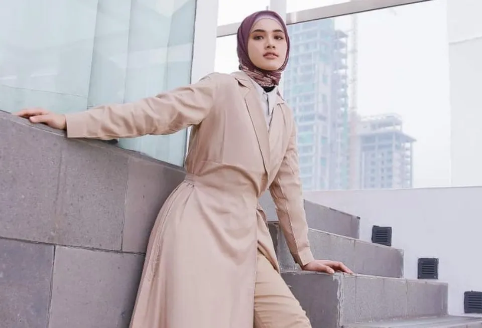 warna hijab yang cocok untuk baju warna nude_Burgundy_