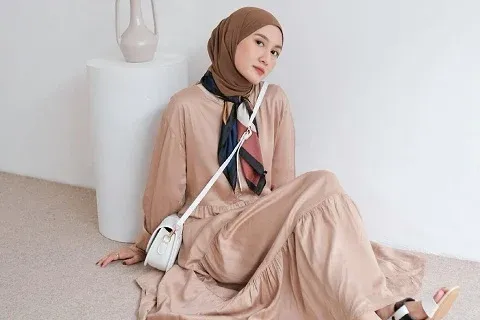 warna hijab yang cocok untuk baju warna nude_Cokelat_
