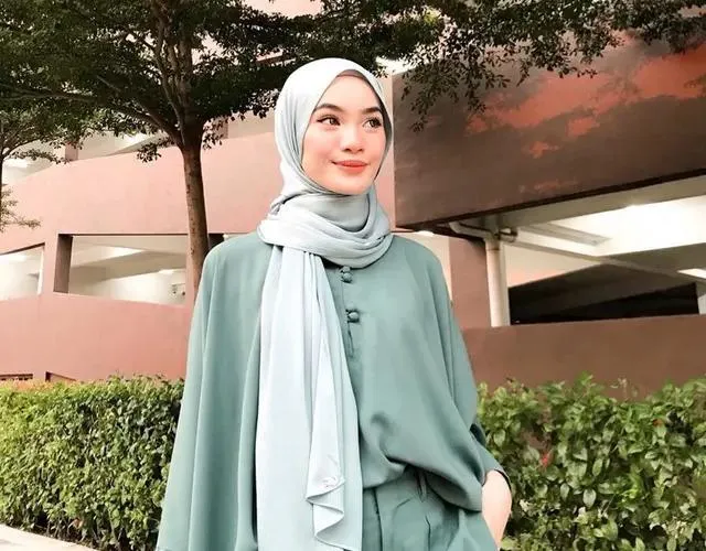 Warna Hijab yang Cocok Untuk Baju Matcha_Tosca_