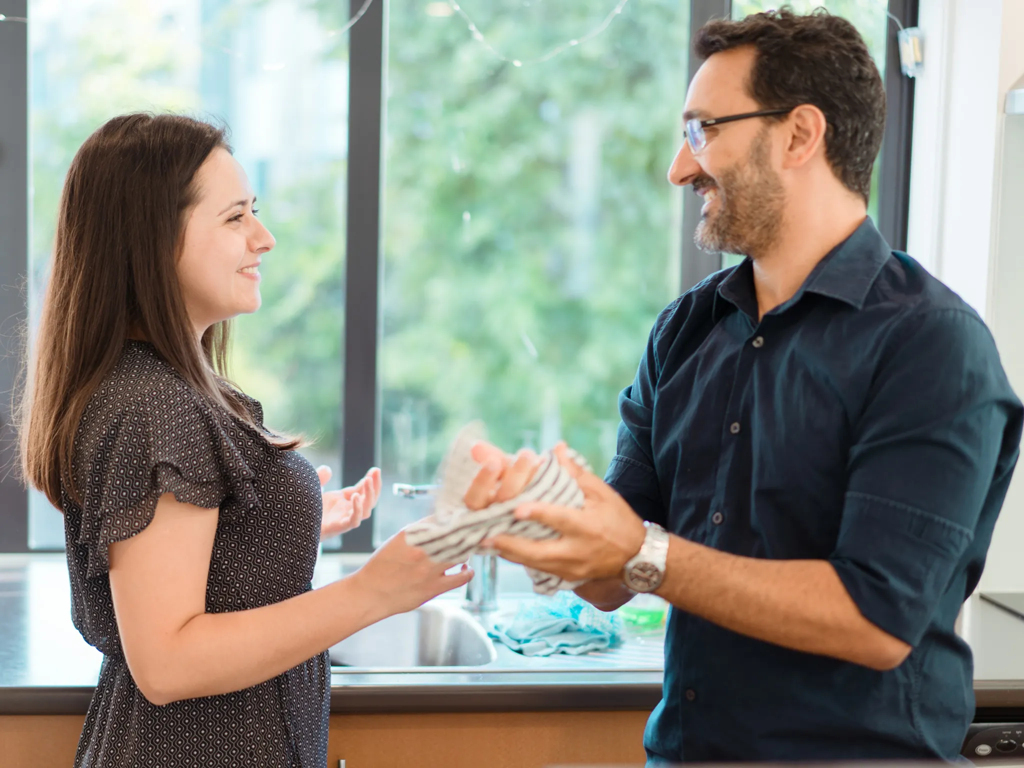 2. Acts of Service (Tindakan Membantu)_