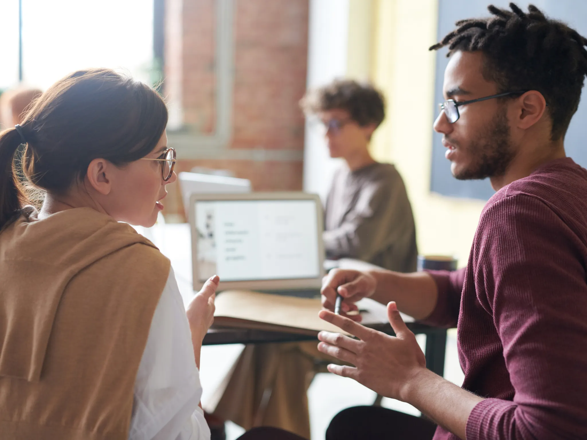 2. Dia Mulai Mengingat Hal-Hal Kecil_