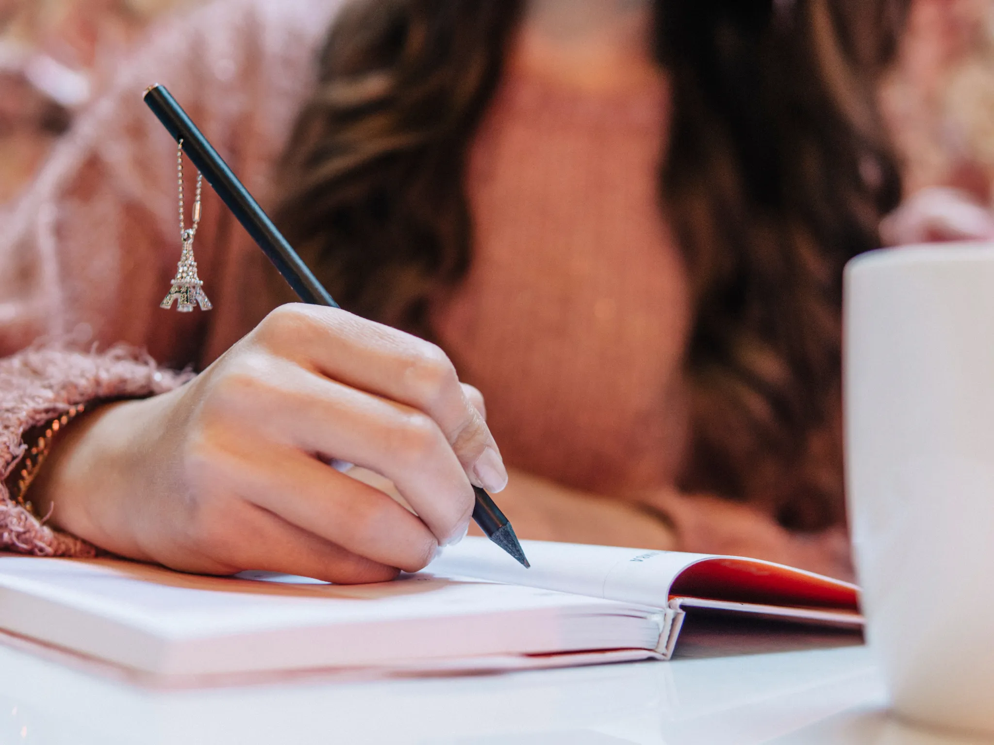 2. Menulis atau Journaling_