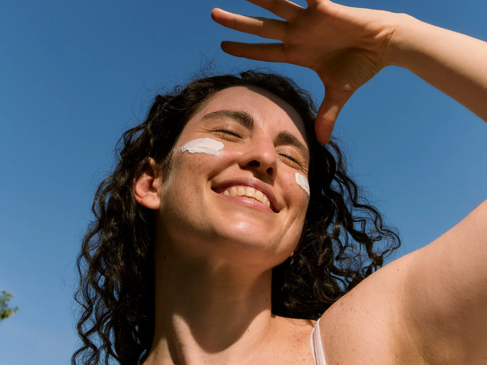 3. Protecting - Jangan Skip Sunscreen!_