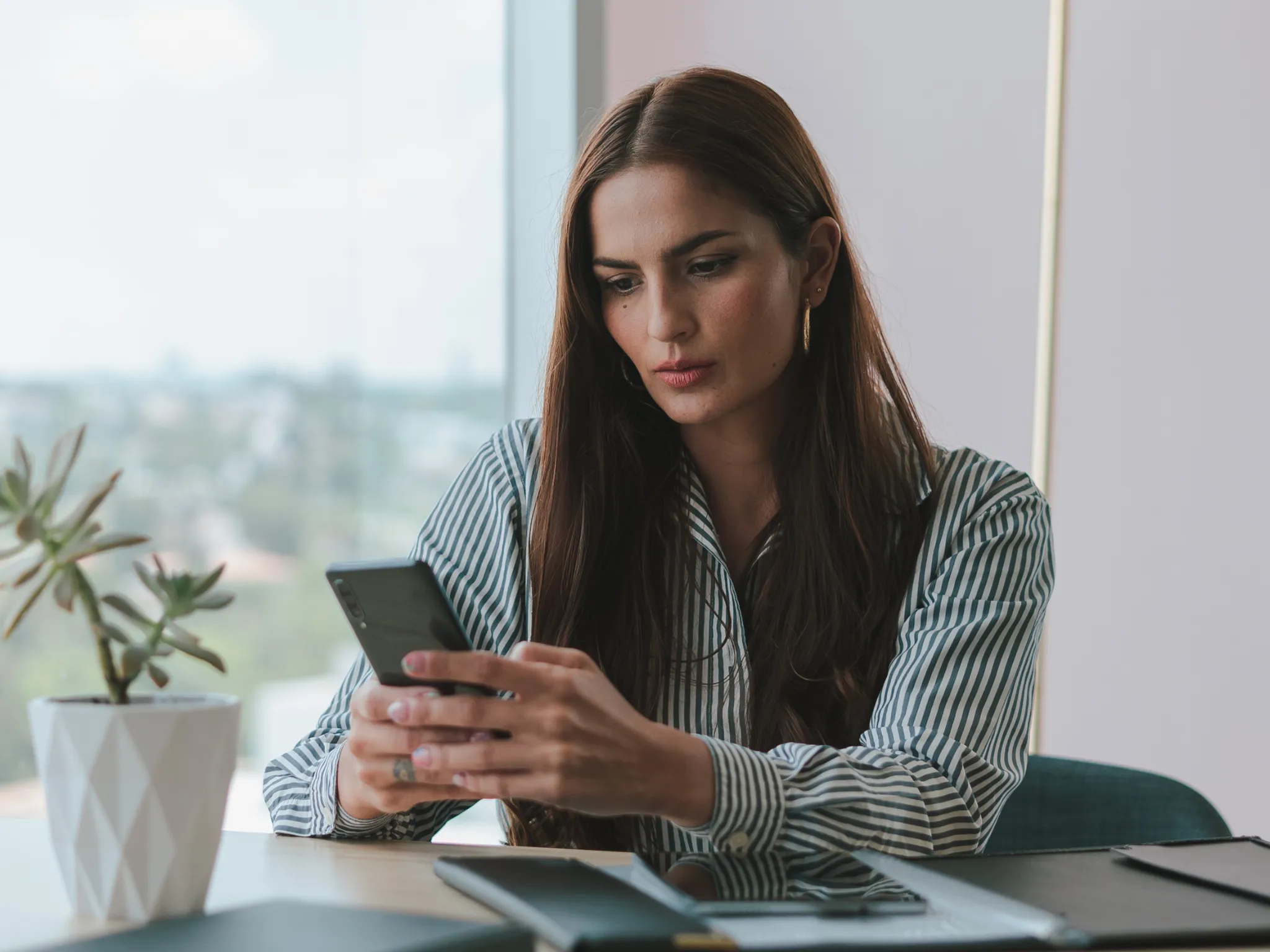 3. Stop Mencari Alasan untuk Kontak Lagi_