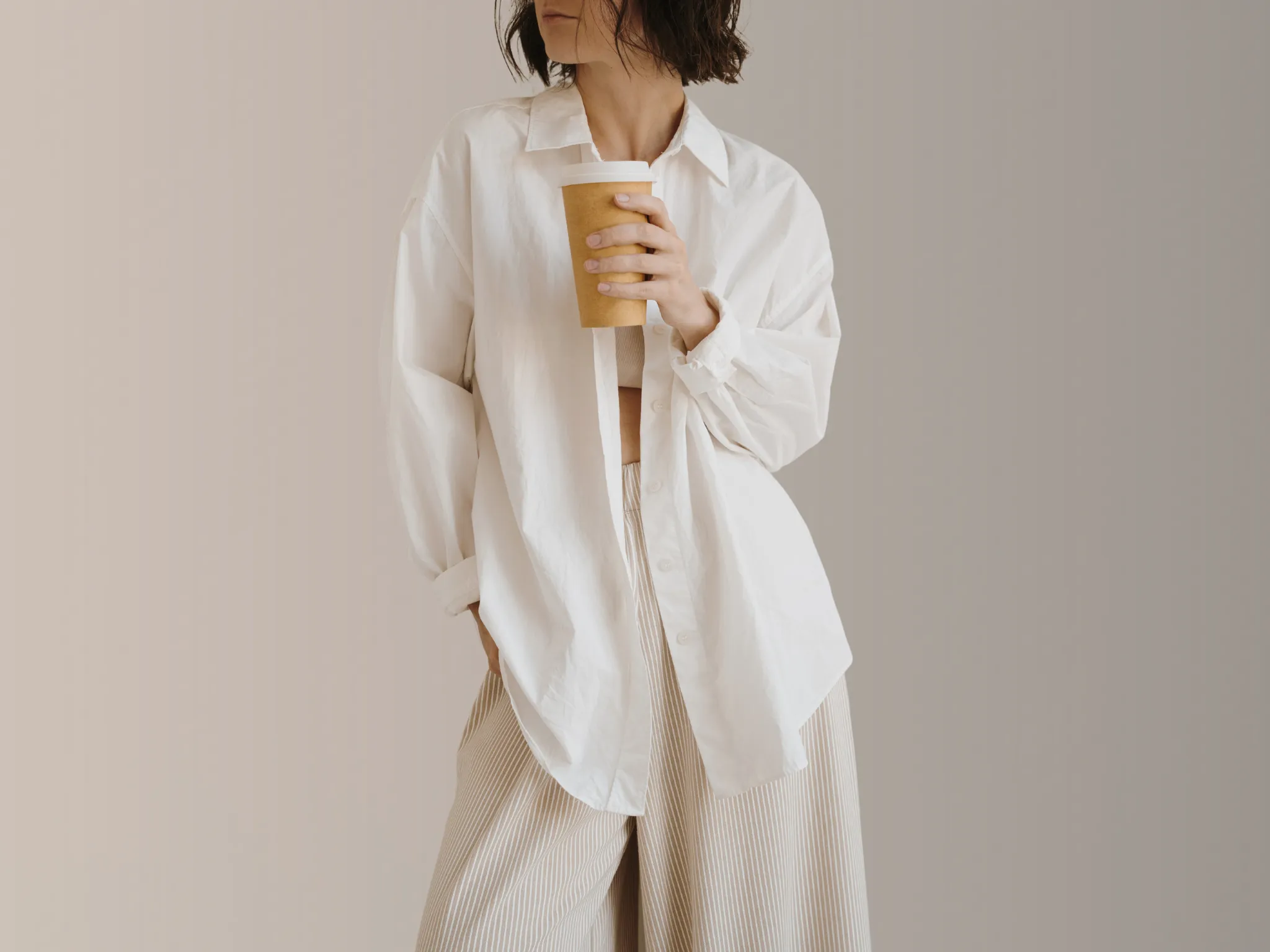 5. Kaos Polos dan Celana Kulot