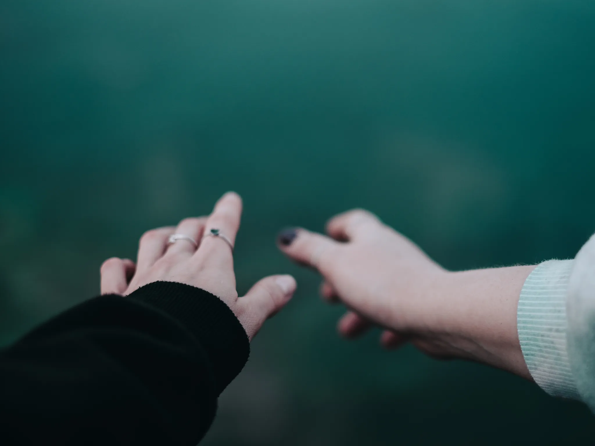 5. Sulit Melepaskan Diri Bukan Bucin, Tapi Hilang Arah_