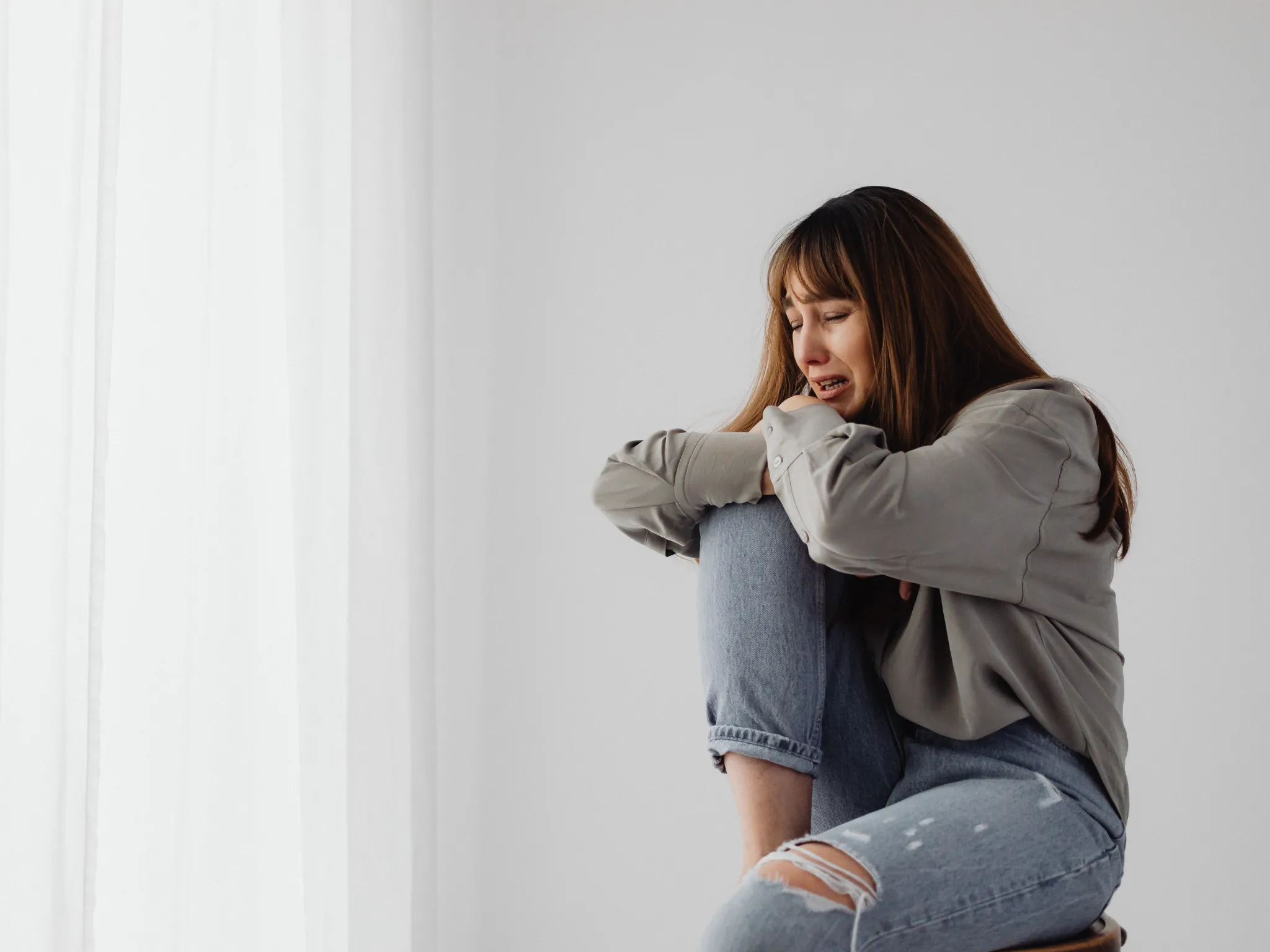 5. Tidak Ada Dukungan Emosional Saat Kamu Butuh_