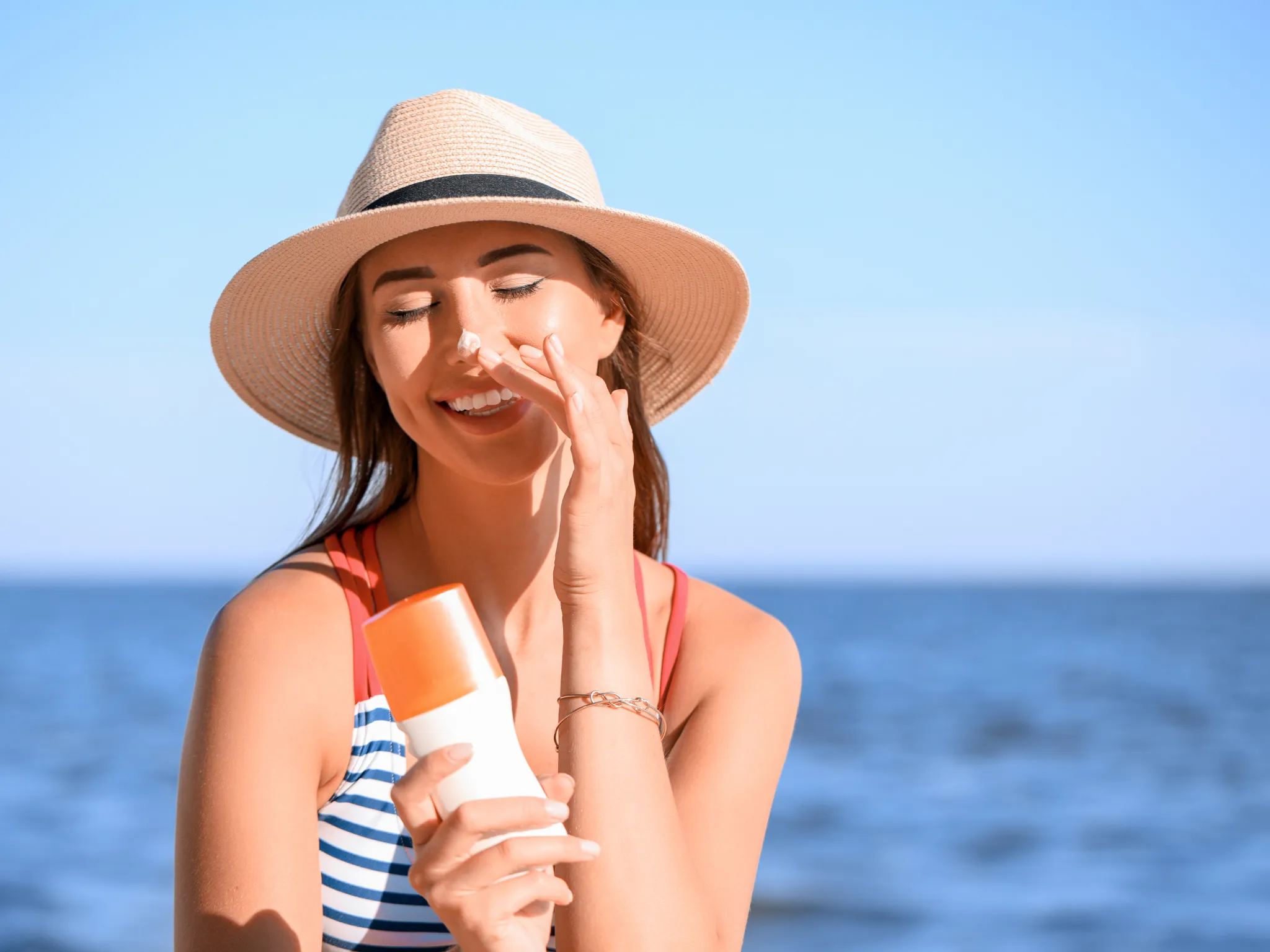 Kulit Kering Cocoknya Pakai Sunscreen Jenis Apa Ini Jawabannya!_