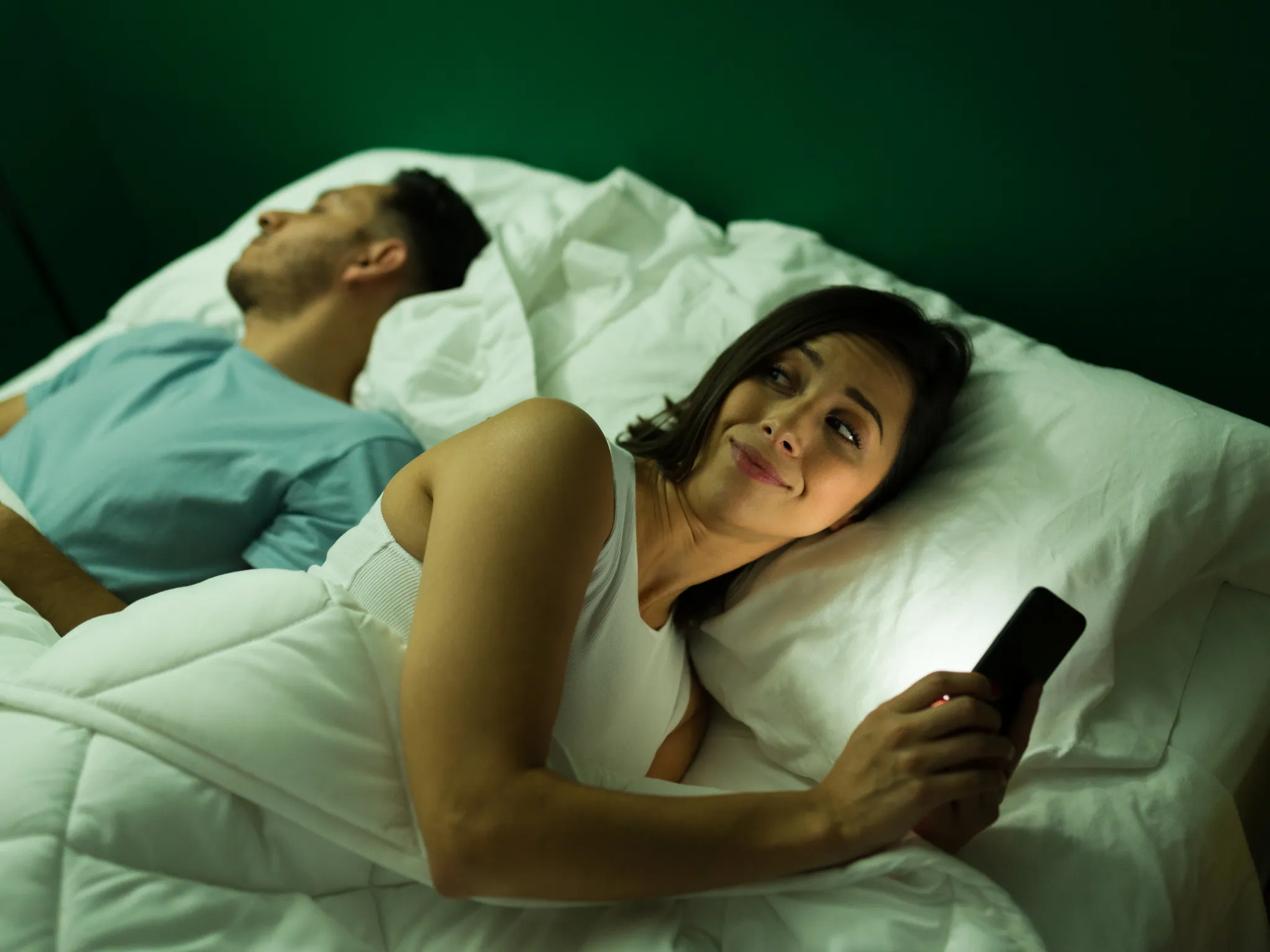 Tanda-Tanda Kamu (atau Pasanganmu) Lagi Selingkuh Batin_