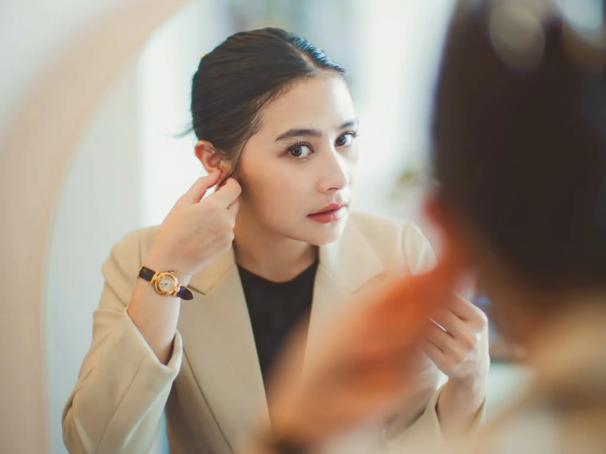 Transformasi Gaya Prilly Latuconsina Dari Imut ke Elegan, Ini Alasannya_