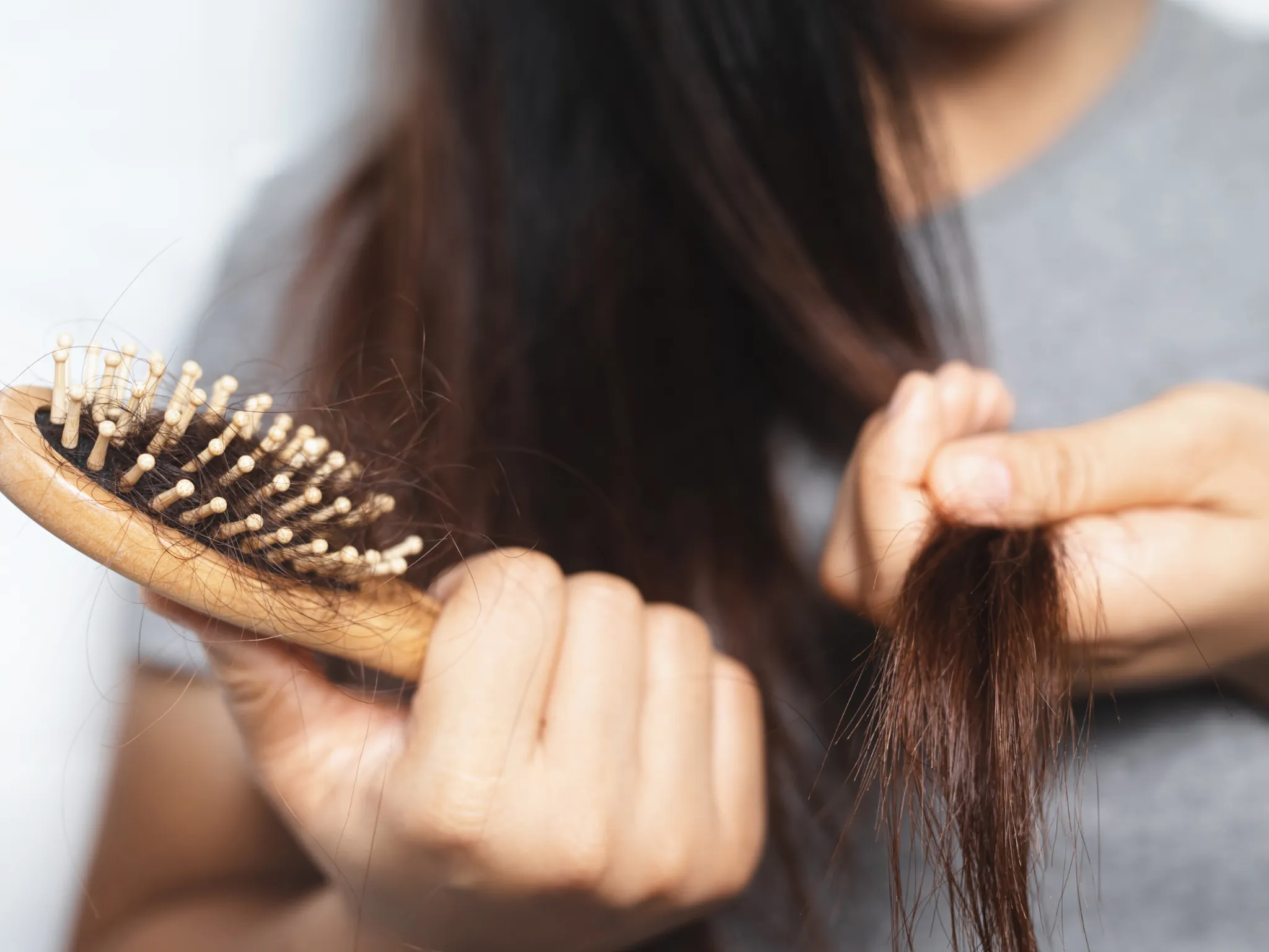 2. Mengurangi Kusut dan Frizz_