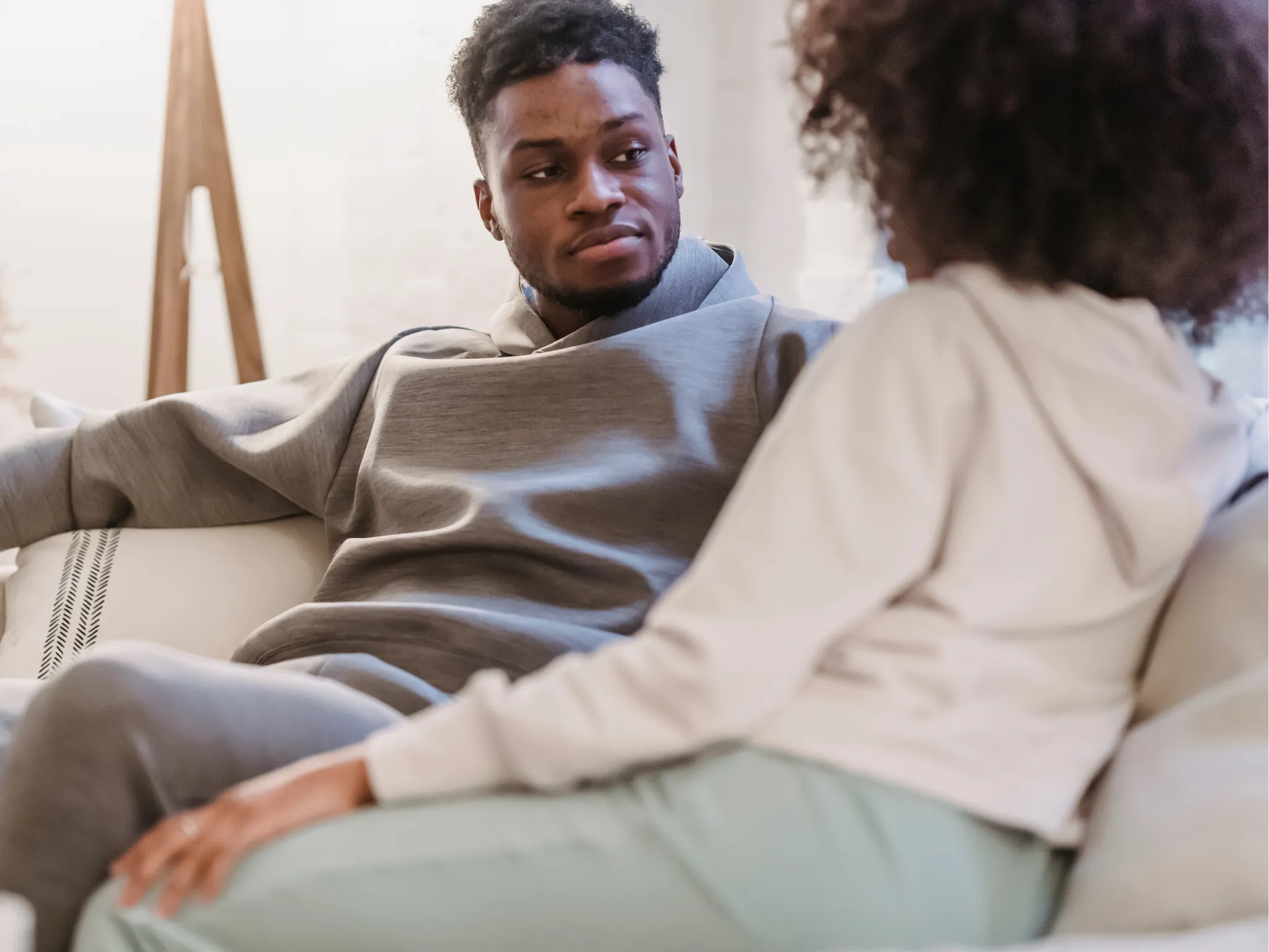 2. Responnya Jadi Pendek dan Nggak Seantusias Biasanya_