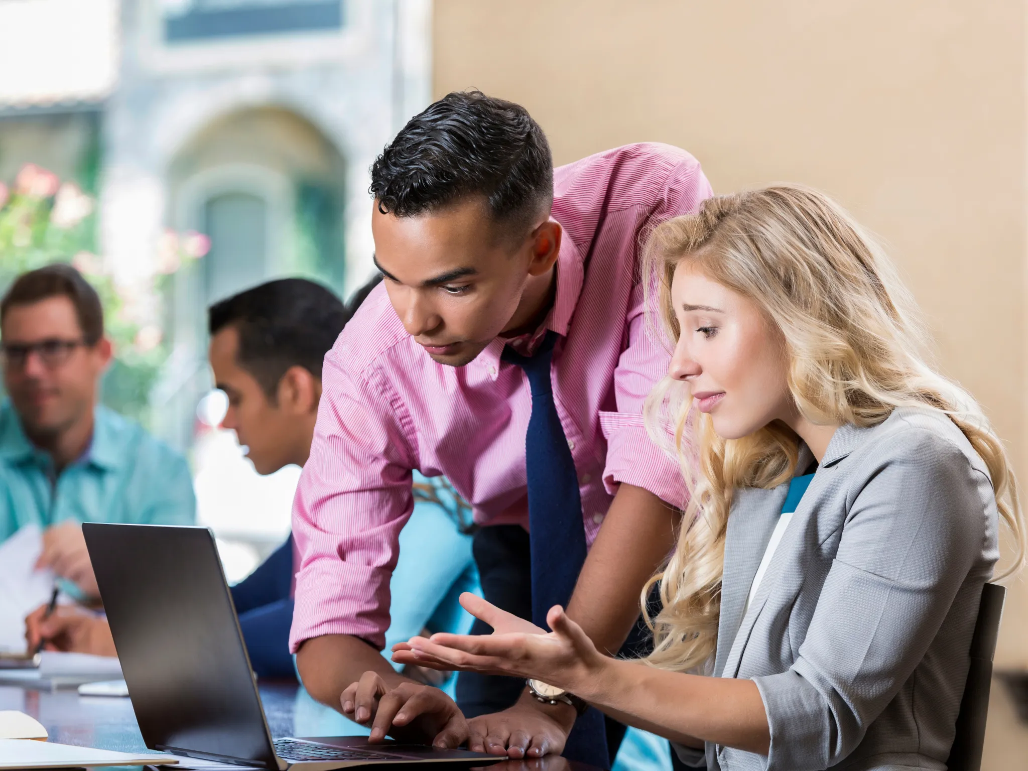 2. Selalu Ada untuk Anda, Bahkan Melebihi Kapasitas Teman_