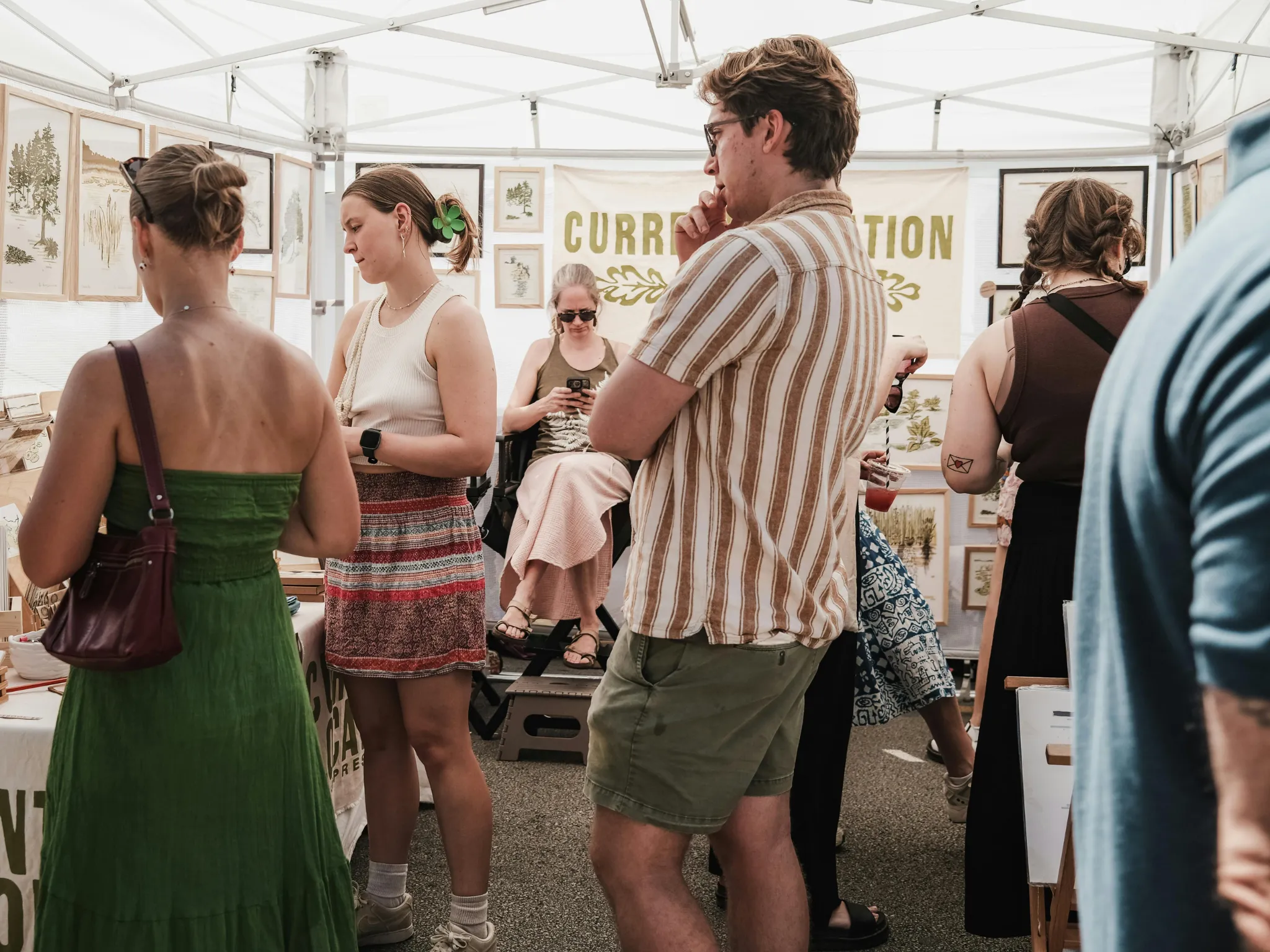 3. Hormati Privasi dan Ruang Pribadi_