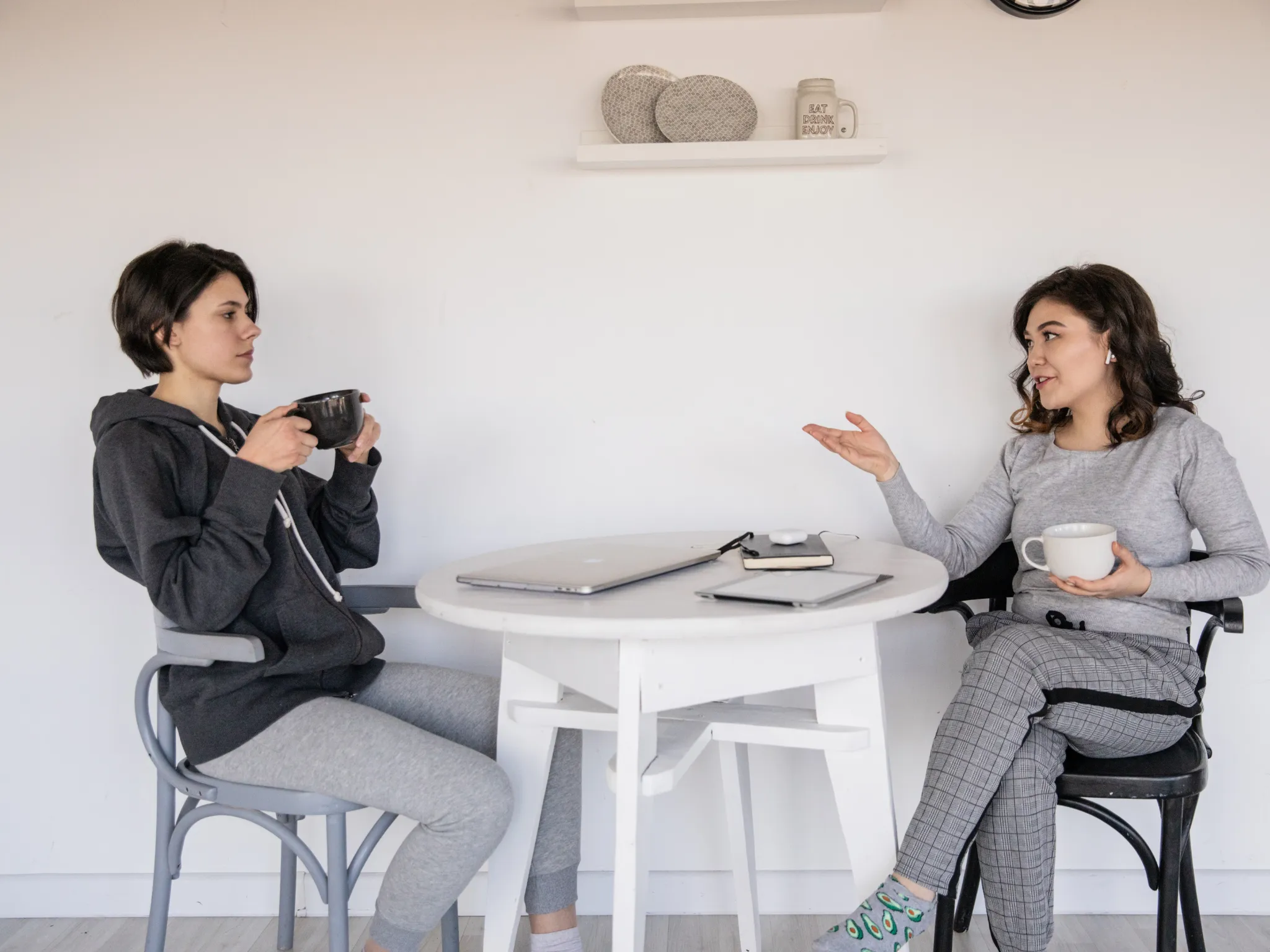 4. Jaga Jarak dengan Kenangan Lama_