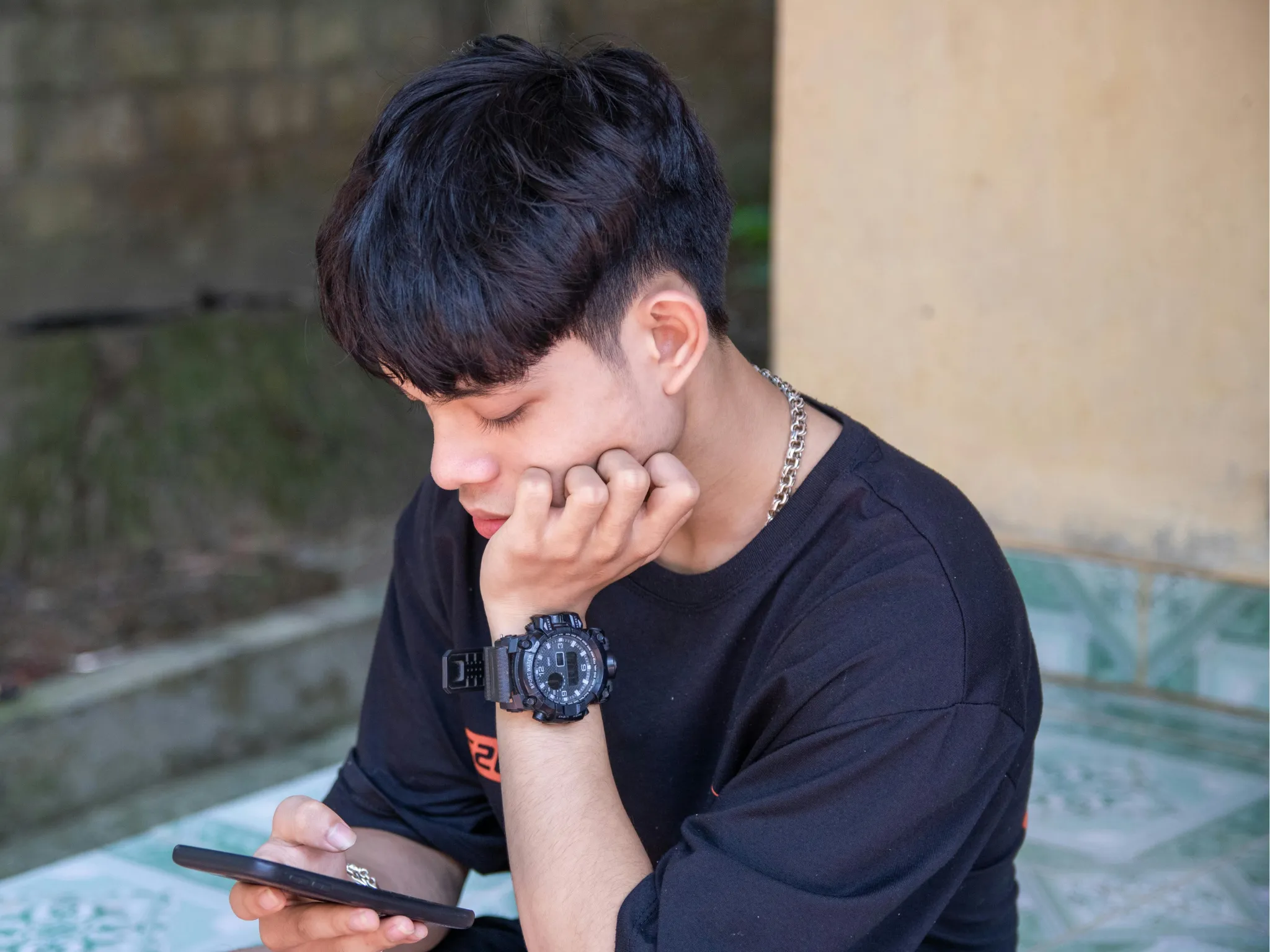 5. Sering Stalking Sosmed Kamu Diam-Diam_