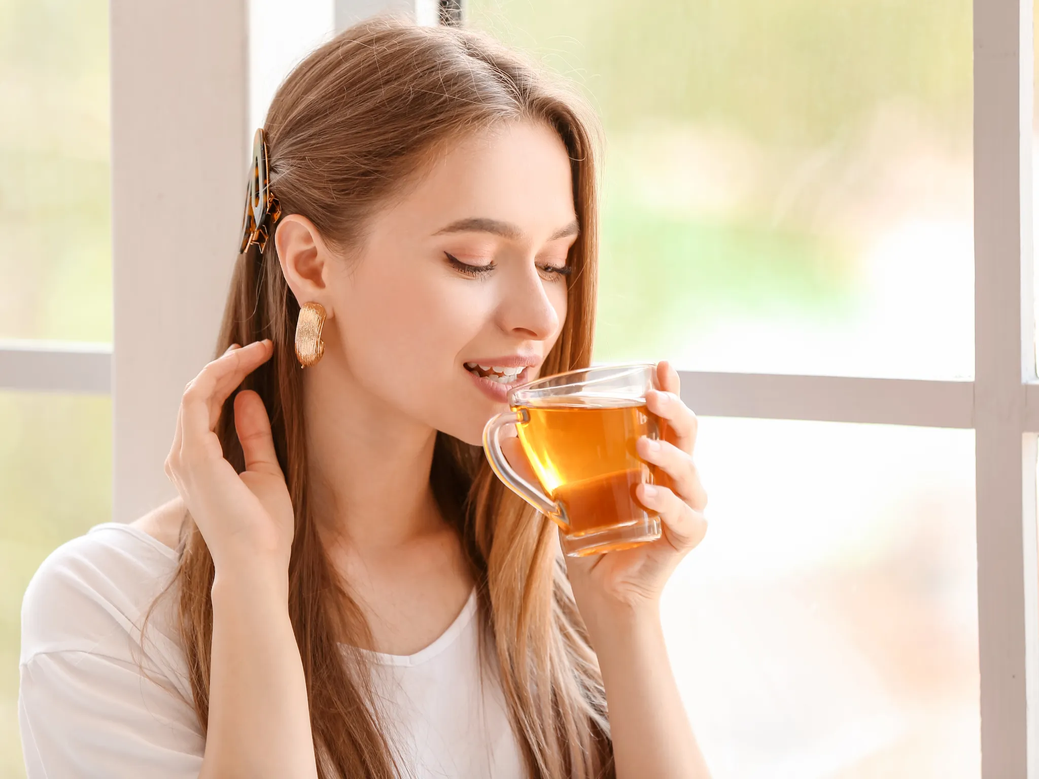 6. Minum Teh Herbal_