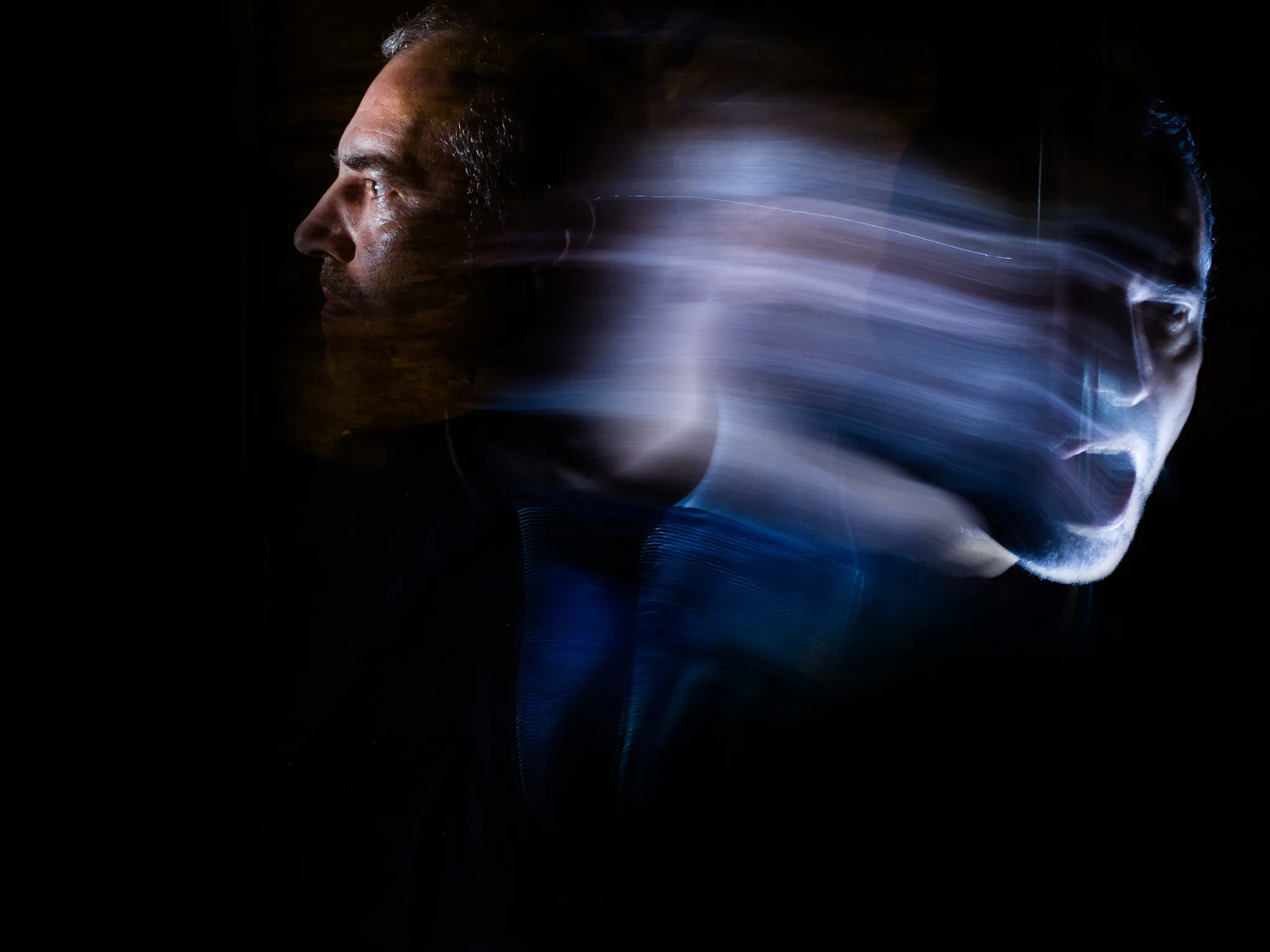 6. Punya Sisi Misterius_