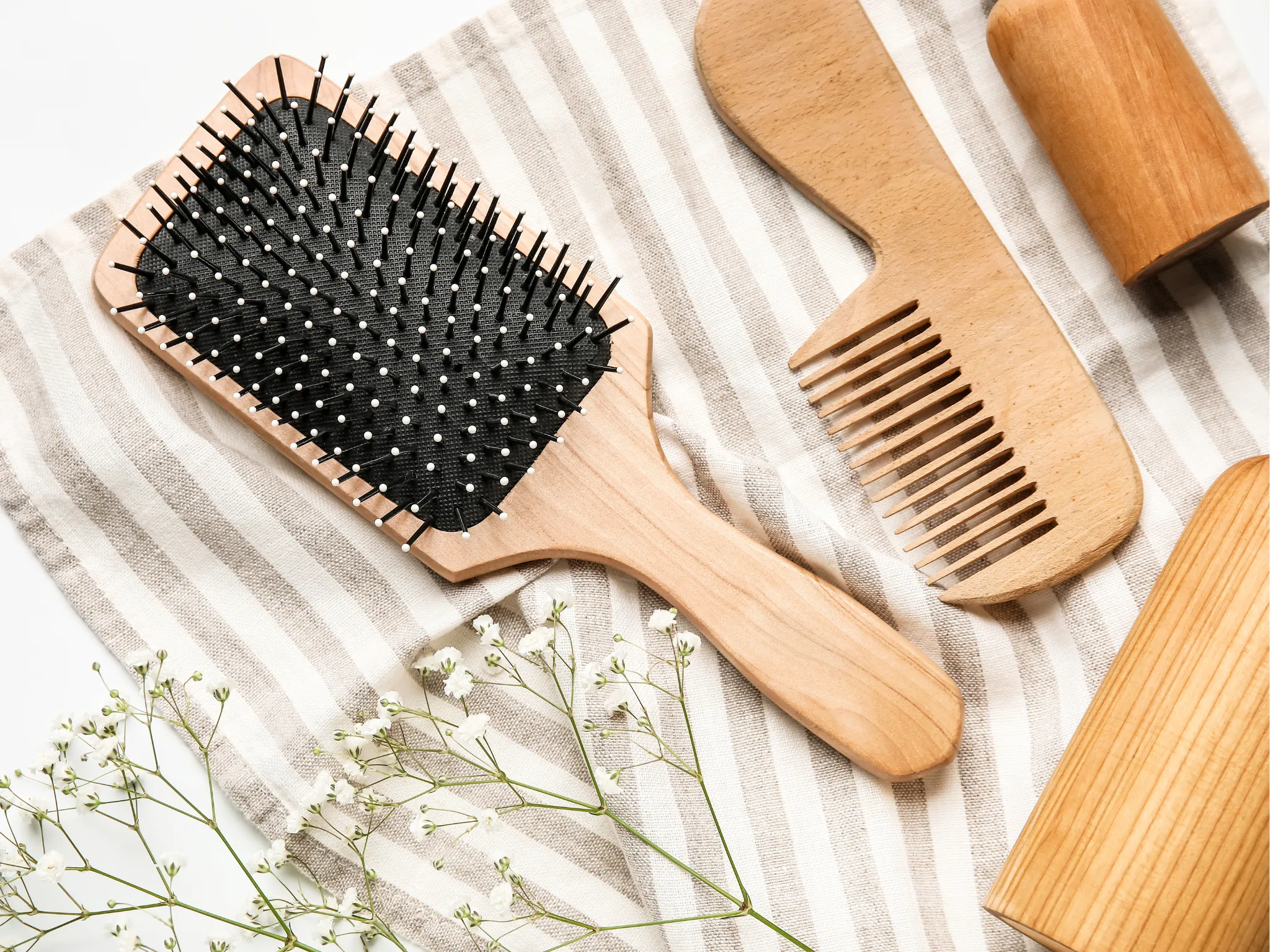 7. Gunakan Sisir Bergigi Jarang_