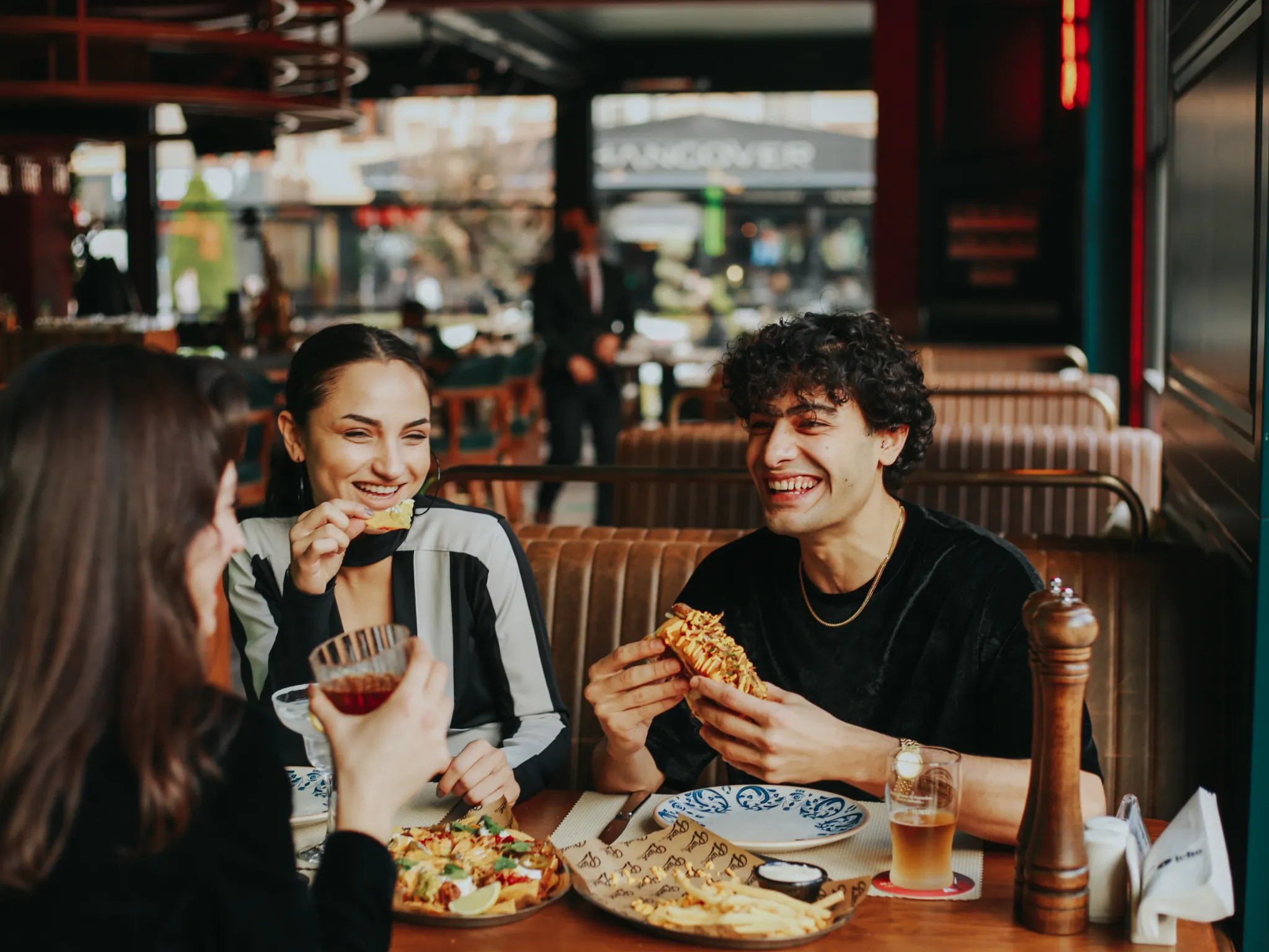 7. Pengen Selalu Ada di Sekitarmu_